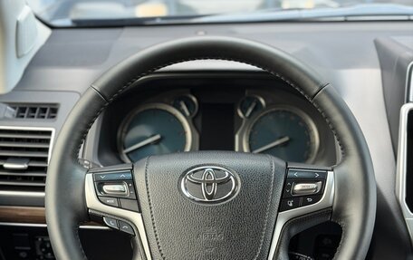 Toyota Land Cruiser Prado 150 рестайлинг 2, 2018 год, 4 560 000 рублей, 34 фотография