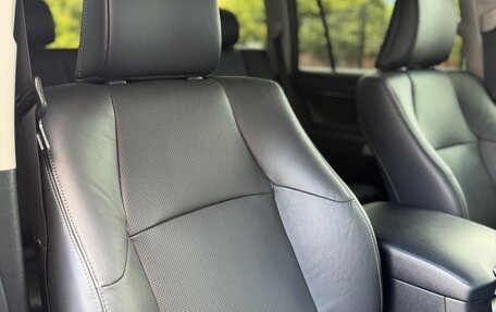 Toyota Land Cruiser Prado 150 рестайлинг 2, 2018 год, 4 560 000 рублей, 29 фотография