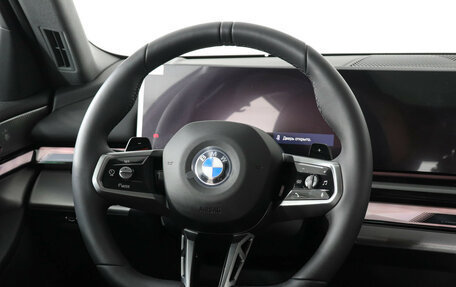 BMW 5 серия, 2025 год, 8 950 000 рублей, 13 фотография