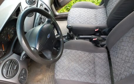 Ford Focus IV, 2001 год, 90 000 рублей, 4 фотография
