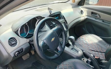 Chevrolet Cruze II, 2010 год, 500 000 рублей, 3 фотография