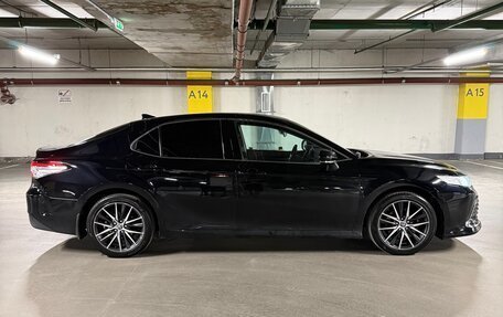 Toyota Camry, 2021 год, 3 880 000 рублей, 7 фотография