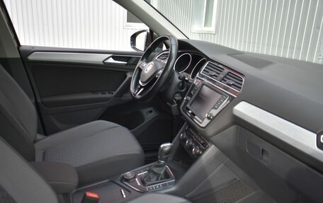 Volkswagen Tiguan II, 2017 год, 2 299 000 рублей, 19 фотография