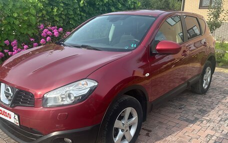 Nissan Qashqai, 2010 год, 950 000 рублей, 2 фотография