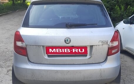 Skoda Fabia II, 2011 год, 450 000 рублей, 2 фотография