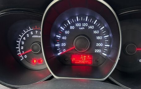 KIA Rio III рестайлинг, 2012 год, 600 000 рублей, 2 фотография