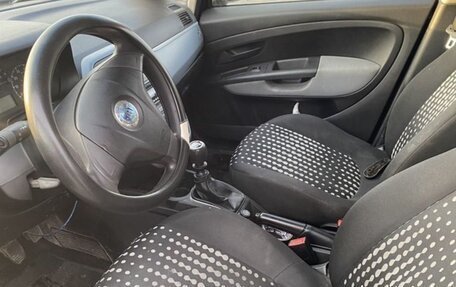 Fiat Punto III Punto Evo рестайлинг, 2006 год, 170 000 рублей, 7 фотография