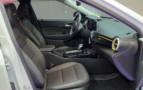 Chevrolet Trax, 2023 год, 2 499 000 рублей, 8 фотография
