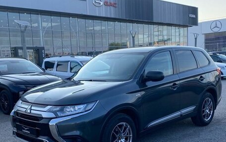 Mitsubishi Outlander III рестайлинг 3, 2019 год, 1 930 000 рублей, 3 фотография