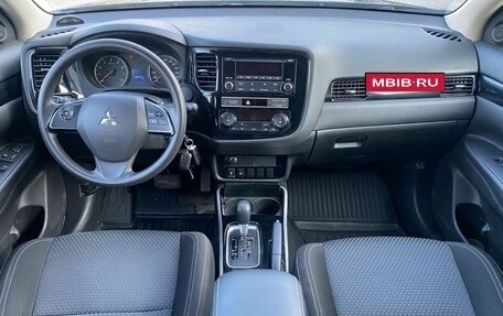 Mitsubishi Outlander III рестайлинг 3, 2019 год, 1 930 000 рублей, 7 фотография