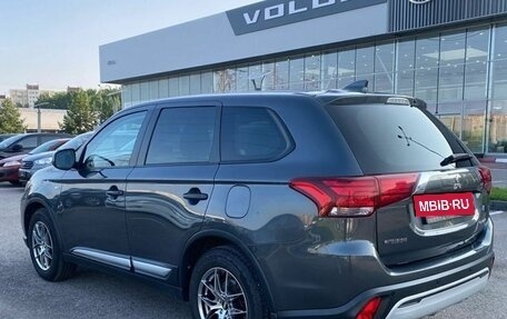 Mitsubishi Outlander III рестайлинг 3, 2019 год, 1 930 000 рублей, 5 фотография