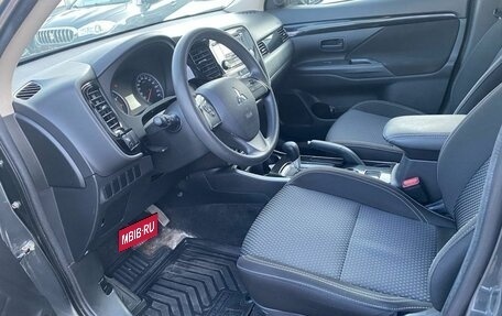 Mitsubishi Outlander III рестайлинг 3, 2019 год, 1 930 000 рублей, 6 фотография