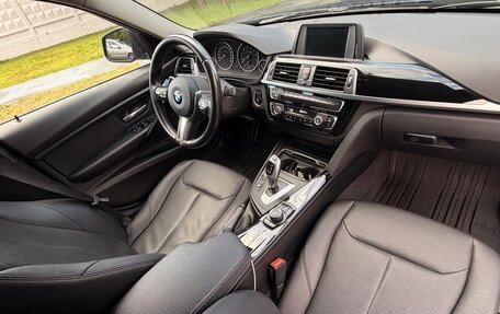 BMW 3 серия, 2018 год, 1 760 000 рублей, 10 фотография