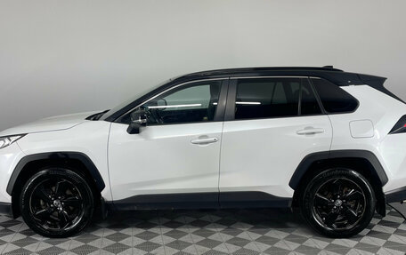 Toyota RAV4, 2021 год, 3 260 000 рублей, 8 фотография