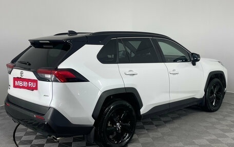 Toyota RAV4, 2021 год, 3 260 000 рублей, 7 фотография