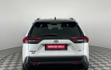 Toyota RAV4, 2021 год, 3 260 000 рублей, 6 фотография