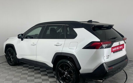 Toyota RAV4, 2021 год, 3 260 000 рублей, 9 фотография