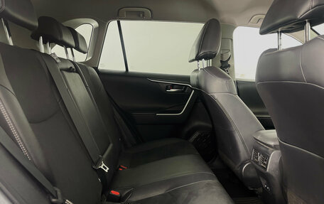 Toyota RAV4, 2021 год, 3 260 000 рублей, 18 фотография