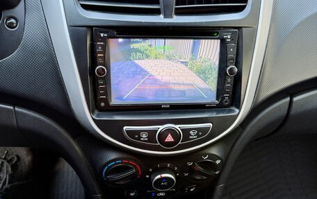 Hyundai Solaris II рестайлинг, 2013 год, 900 000 рублей, 11 фотография