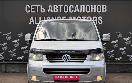 Volkswagen Caravelle T5, 2005 год, 1 050 000 рублей, 2 фотография