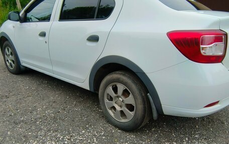 Renault Logan II, 2015 год, 625 000 рублей, 4 фотография