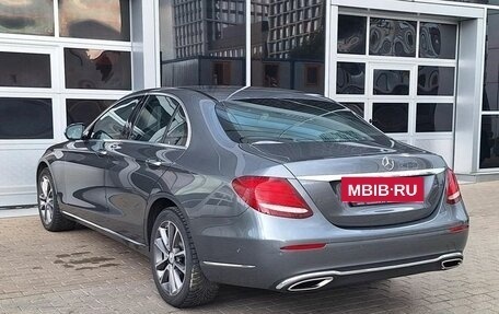 Mercedes-Benz E-Класс, 2017 год, 4 200 000 рублей, 6 фотография