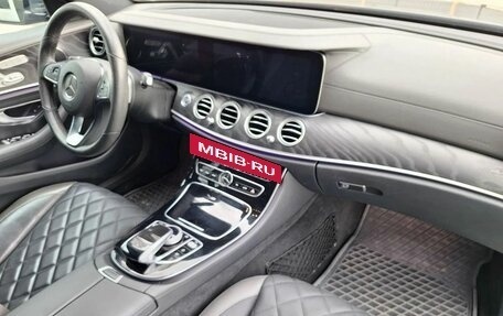 Mercedes-Benz E-Класс, 2017 год, 4 200 000 рублей, 7 фотография