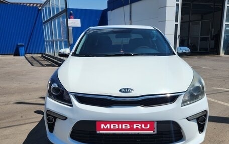 KIA Rio IV, 2018 год, 1 050 000 рублей, 2 фотография