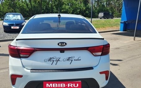 KIA Rio IV, 2018 год, 1 050 000 рублей, 6 фотография