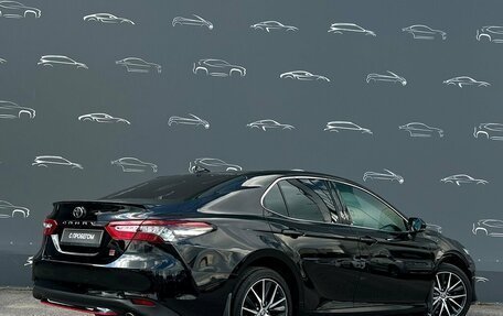 Toyota Camry, 2021 год, 3 525 700 рублей, 2 фотография