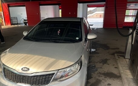 KIA Rio III рестайлинг, 2015 год, 1 000 000 рублей, 5 фотография