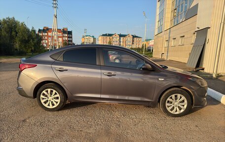 Hyundai Solaris II рестайлинг, 2022 год, 1 590 000 рублей, 8 фотография