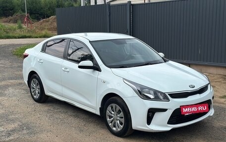 KIA Rio IV, 2018 год, 960 000 рублей, 2 фотография