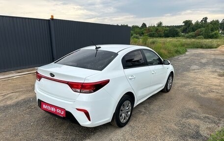 KIA Rio IV, 2018 год, 960 000 рублей, 3 фотография