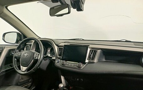 Toyota RAV4, 2017 год, 1 499 000 рублей, 13 фотография