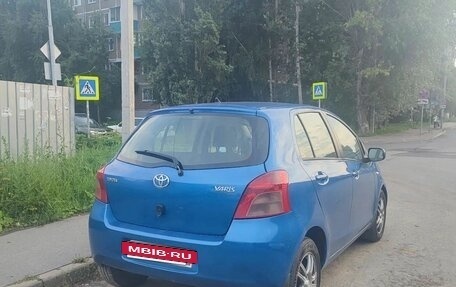 Toyota Yaris III рестайлинг, 2006 год, 400 000 рублей, 11 фотография