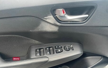 Hyundai Solaris II рестайлинг, 2019 год, 1 412 000 рублей, 12 фотография