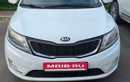 KIA Rio III рестайлинг, 2013 год, 808 000 рублей, 2 фотография