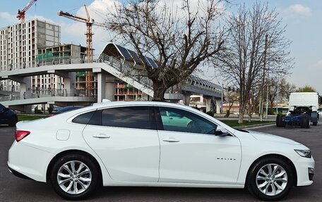 Chevrolet Malibu IX, 2023 год, 1 300 500 рублей, 2 фотография
