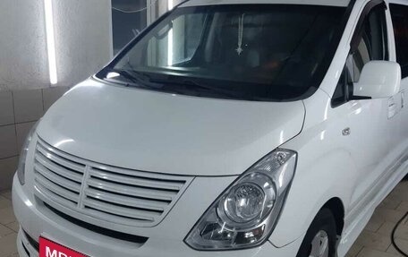 Hyundai Grand Starex Grand Starex I рестайлинг 2, 2008 год, 1 290 000 рублей, 1 фотография