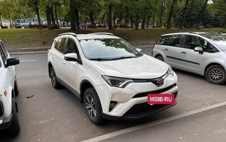 Toyota RAV4, 2015 год, 2 050 000 рублей, 4 фотография