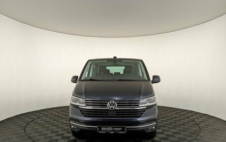 Volkswagen Multivan T6 рестайлинг, 2022 год, 6 500 000 рублей, 2 фотография