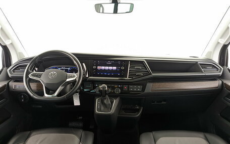 Volkswagen Multivan T6 рестайлинг, 2022 год, 6 500 000 рублей, 15 фотография