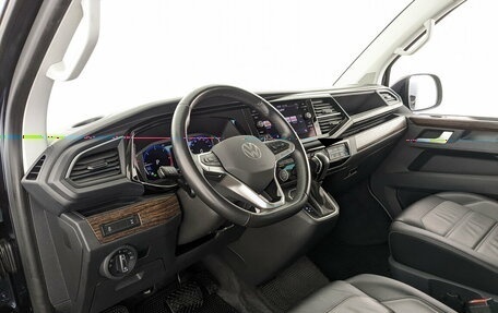 Volkswagen Multivan T6 рестайлинг, 2022 год, 6 500 000 рублей, 17 фотография