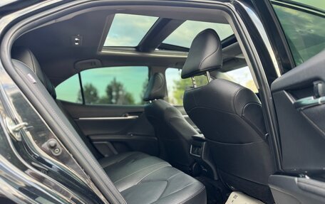 Toyota Camry, 2023 год, 3 200 000 рублей, 10 фотография