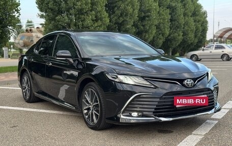 Toyota Camry, 2023 год, 3 200 000 рублей, 4 фотография