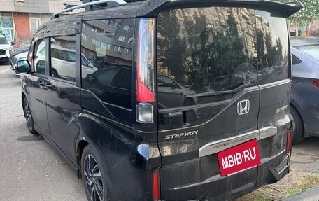 Honda Stepwgn IV, 2018 год, 1 650 000 рублей, 4 фотография