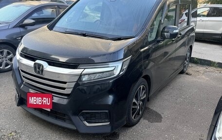 Honda Stepwgn IV, 2018 год, 1 650 000 рублей, 2 фотография