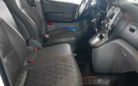 Hyundai Grand Starex Grand Starex I рестайлинг 2, 2008 год, 1 290 000 рублей, 3 фотография