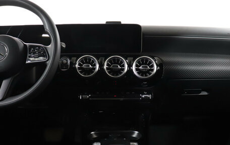 Mercedes-Benz A-Класс, 2020 год, 3 149 000 рублей, 15 фотография